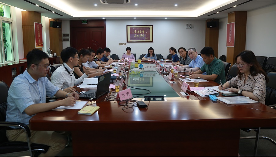 海珠区市场监视治理局副局长肖亮一行到白云山威尼斯9499公司调研