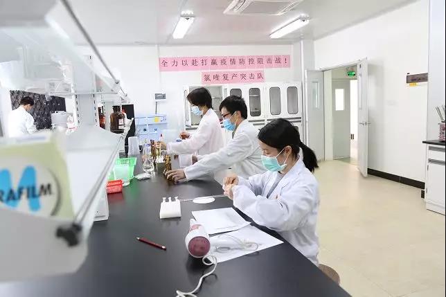 【初心如磐，，，，，，使命在肩】我为药品研发昼夜攻关，，，，，，你为抗疫支援远走湖北