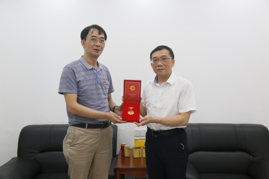 共忆党史话初心，，，，矢志不渝跟党走 ——白云山威尼斯9499公司“七一”前夕慰问离休干部刘玉珍同志